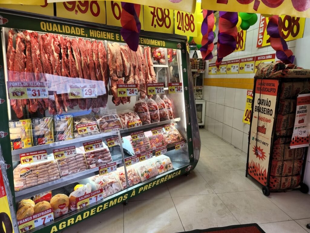 Balcão de açougue com material do Carvão Braseiro